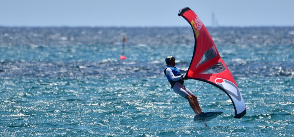 Rigid wingfoil board