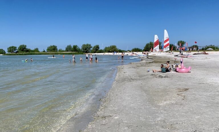 Strand Makkum Large 768x466