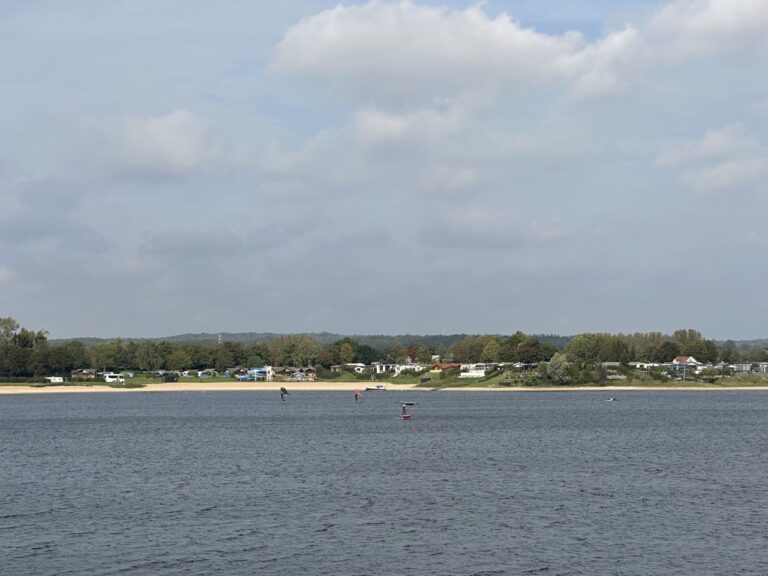 wingfoil lathum Large 768x576