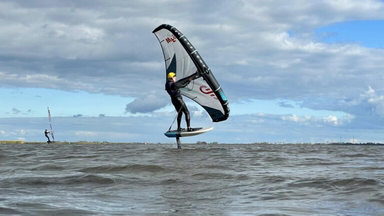 wingfoil uitgeestermeer 768x432