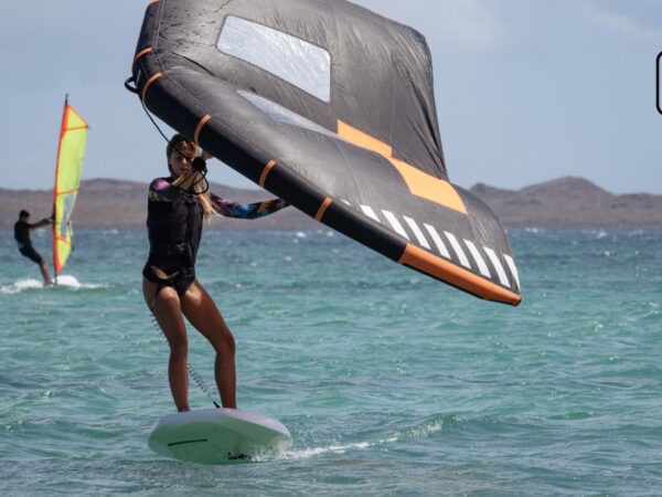 Explora el Wingfoil en Tenerife: Spots, Clima y Alquileres