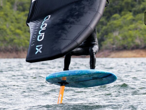 Wingfoil Surf: Aprende a Volar Olas con Wing Foil Paso a Paso